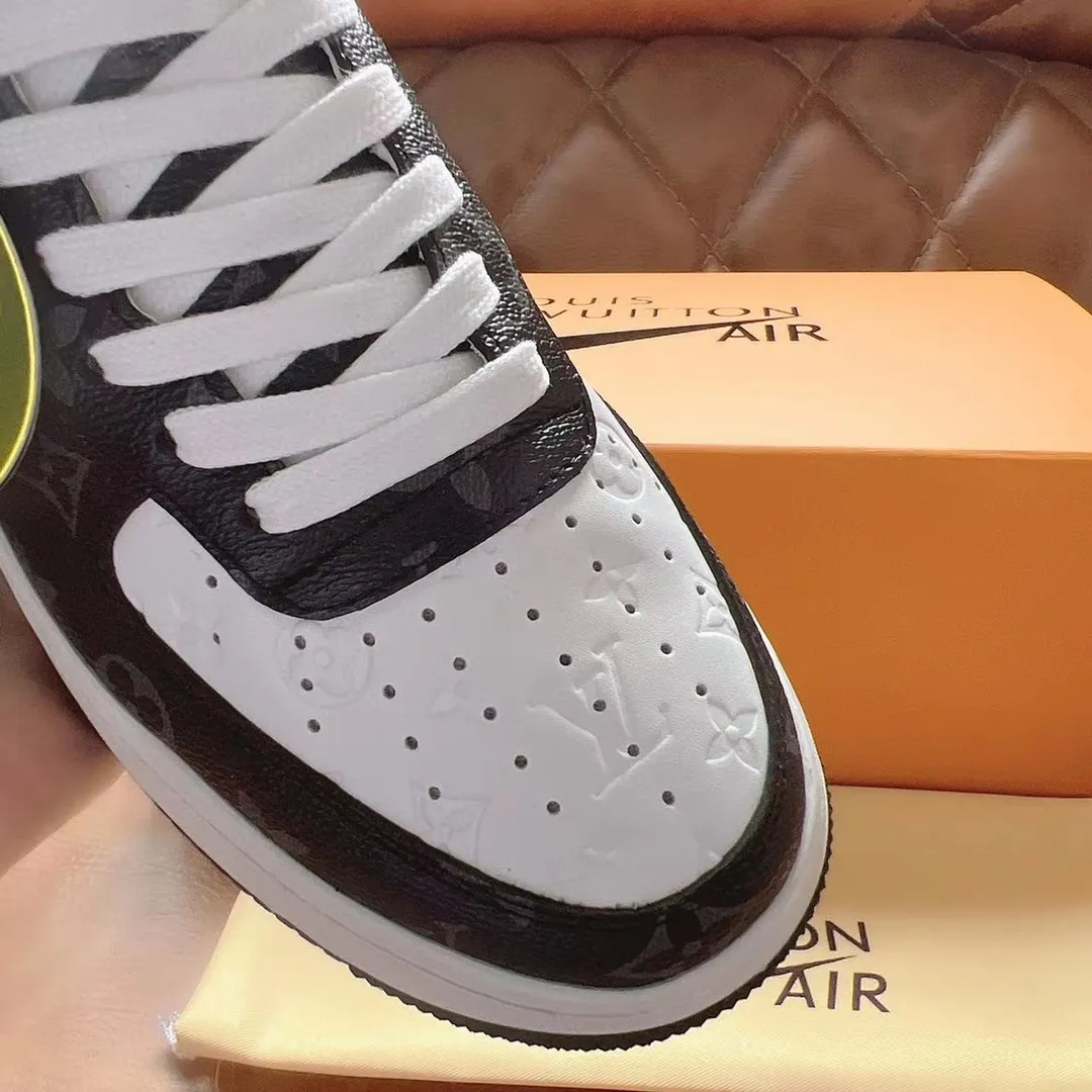 P480 Loui* Vuitto* x OFF-WHITE x Nike three-party collaboration! Trendy and cool men's high-top casual sports shoes with unrivaled color matching. The design idea basically continues the style of THE TEN. The Swoosh line and tongue label have a very familiar visual effect and are both fashionable and trendy! A must-have for fashionistas! The effect on your feet is absolutely stunning! Size: 38-45